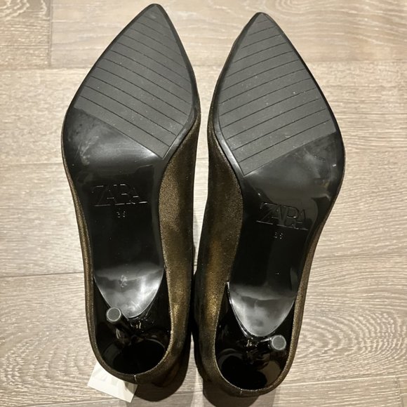 ⭐Host Pick⭐Zara Gold Metallic Thin Heel Ankle Boots - NWT - Picture 8 of 8